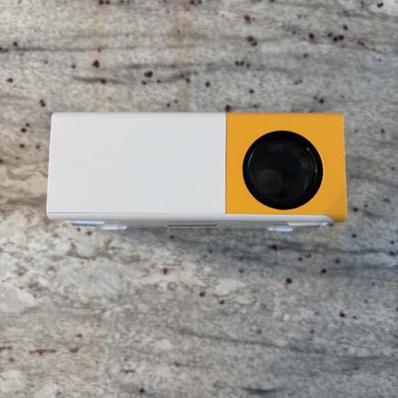 PVO YG300 Pro Portable 1080P LED Projector - Picture 6 of 7